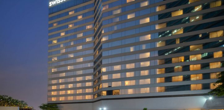 exterior_night-short_pool-view-2